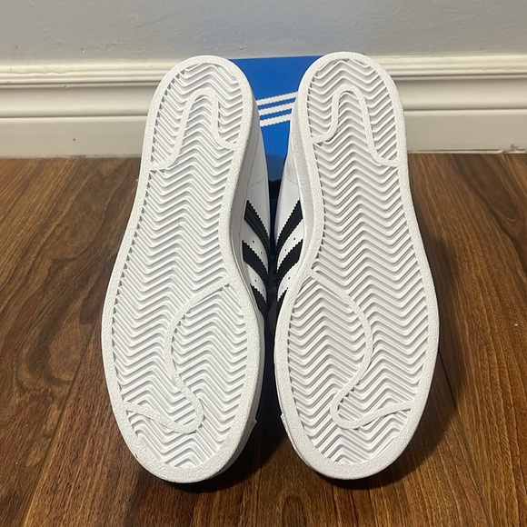 Superstar J - Picture 4 of 4